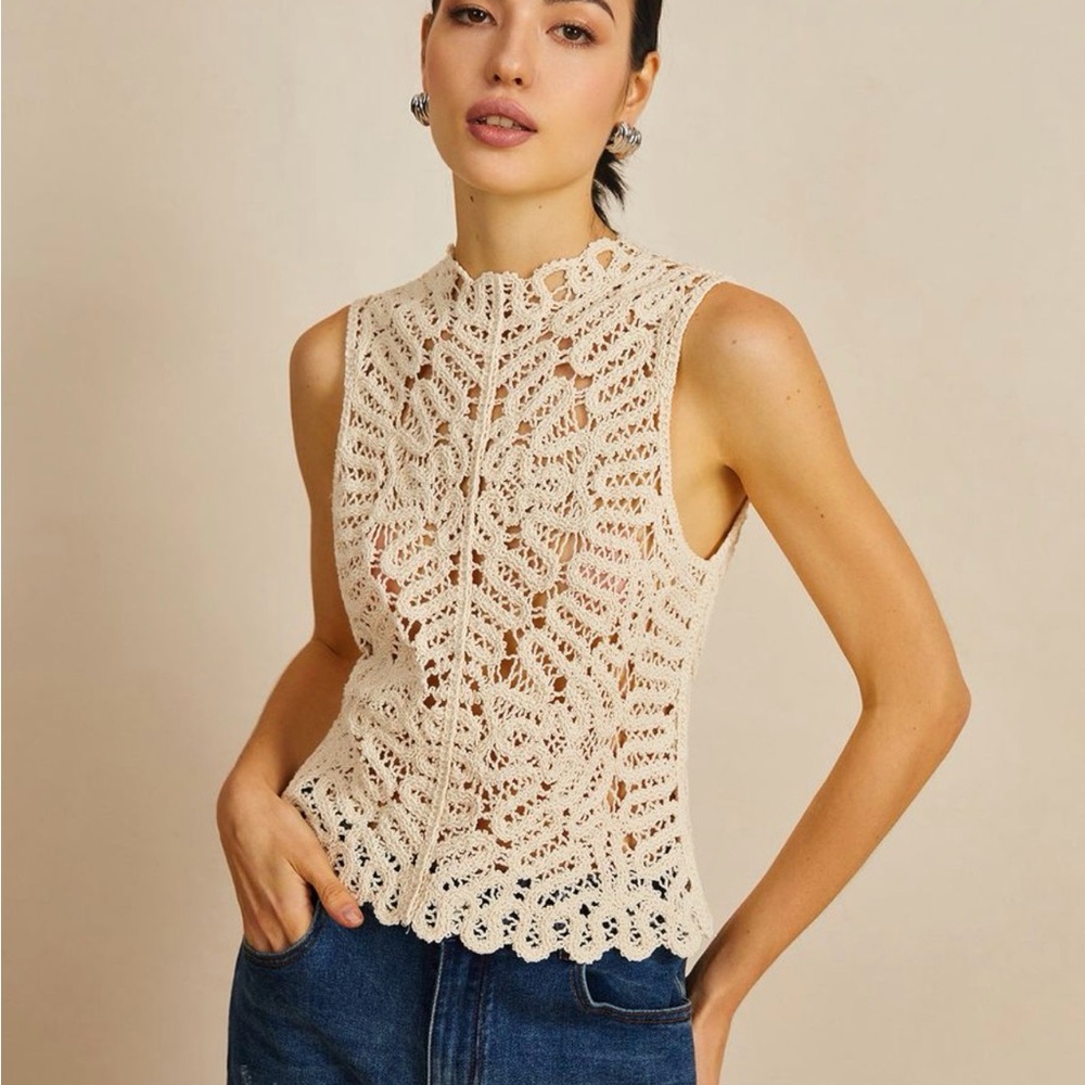 Commense Cream Crochet Sleeveless Top 4/Small